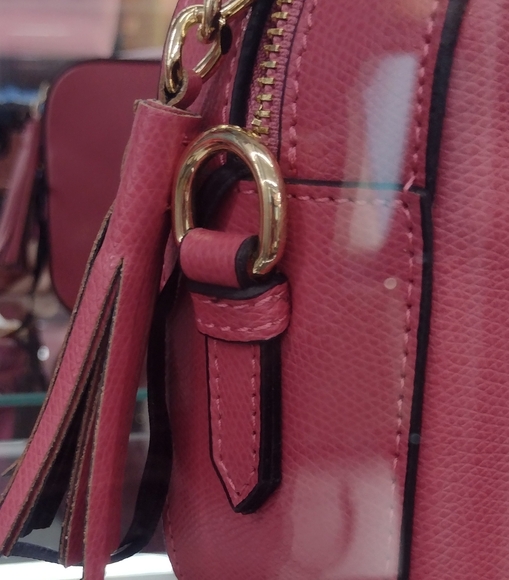 VALENTINO Signature Luxury Leather "V" Logo 🛍️🎁 NWT - Picture 5 of 10